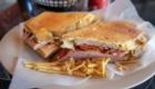 المنفيون الكوبيون يغيرون وجه ميامي الأمريكية