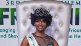 اشتعال النيران بملكة جمال أفريقيا أثناء تتويجها 