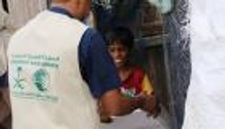 "سلمان للإغاثة" يوزع مساعدات غذائية في محافظتي حجة ولحج اليمنيتين