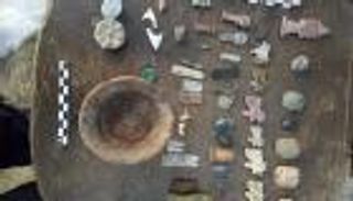 مصر تعلن كشفا أثريا جديدا في دمياط يحتوي على توابيت فخارية وتمائم