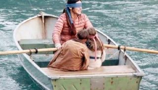 مشهد من فيلم "بيرد بوكس" 