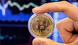 أغلبية إعلانات العملات الرقمية تكون 