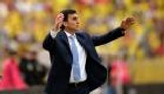 النصر السعودي يقيل مدربه ويتفق مع بديله