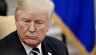 الرئيس الأمريكي يرفع السرية عن مذكرة تنتقد "إف بي آي"