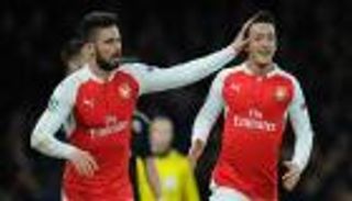 فينجر يكشف عن سبب رحيل جيرو والتجديد لأوزيل