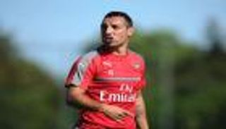 "المنحوس" كازورلا يدعم قائمة أرسنال الأوروبية