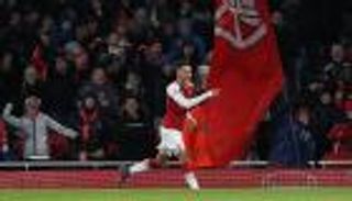 أوباميانج يبدأ مشواره مع أرسنال بهدف مثير للجدل