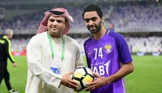 أثناء تكريم حسين الشحات