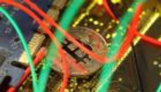 بيتكوين تتعافى وواشنطن تحقق في تلاعب بالسوق