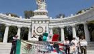 المكسيك تتفادى انتقادات ترامب وتمنع مهاجرين من العبور لأمريكا