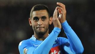 غلام - نجم فريق نابولي ومنتخب الجزائر