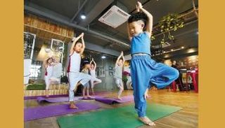 أصغر معلم لليوجا في العالم