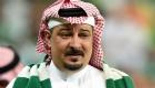 رئيس أهلي جدة يتوعد بمحاسبة ريبروف على تغييرات الديربي