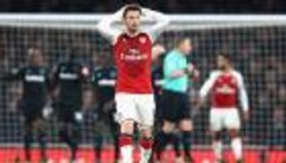 ديبوشي: فينجر حرمني من الانتقال إلى مانشستر يونايتد