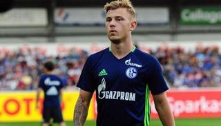 ماكس ماير بقميص شالكه