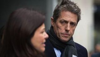 هيو جرانت أمام المحكمة