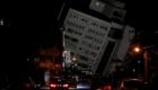 بالصور.. وفاة 4 أشخاص و145 مفقوداً بسبب زلزال تايوان 