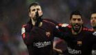 رابطة الدوري الإسباني تحذر لاعبي الليجا من تكرار تصرف بيكيه