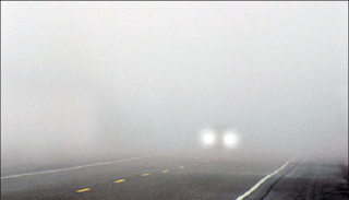 الحذر واجب لدى القيادة داخل الضباب 