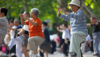 الشيخوخة تخلق أزمة للاقتصاد الصيني