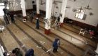 قتيل وعشرات المصابين في انفجار استهدف مسجدا ببنغازي الليبية