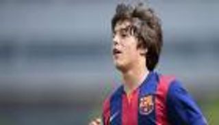 أرسنال يستهدف ضم موهبة برشلونة 