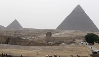 أهرامات الجيزة في مصر