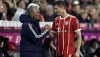 هاينكس يعلق على مواجهة جورتزكا وموقفه من رقم ليفاندوفسكي