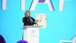عهود الرومي: الشيخ زايد ألهمنا مفاهيم السعادة قبل 4 عقود