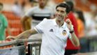 مدرب فالنسيا يرحب باستضافة نهائي كأس ملك إسبانيا بين برشلونة وإشبيلية