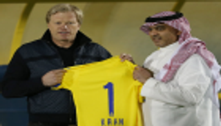 الأسطورة أوليفر كان في ضيافة النصر السعودي