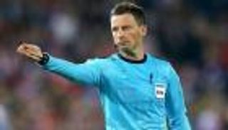 كلاتنبيرج ومارسيلو يخطفان الأضواء في الدوري السعودي بسبب زجاجة مياه