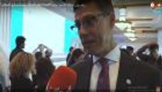 رئيس وزراء فنلندا الأسبق: الإمارات تقوم بدور عظيم في نشر السعادة 