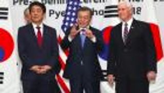 بنس يؤكد ضرورة مواصلة عزل كوريا الشمالية