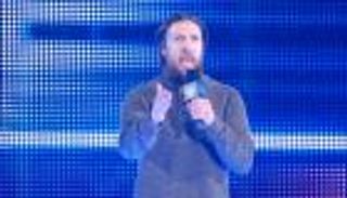 براين يقرر نزالاً ثلاثياً بين ستايلز وأوينز وزين على بطولة WWE