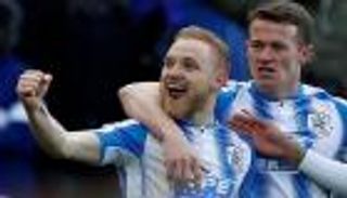 هدرسفيلد ينهي سلسلة هزائمه برباعية في بورنموث