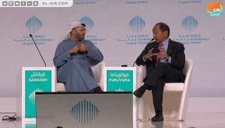 د.أنور قرقاش يحاور فرانسيس فوكوياما خلال الجلسة