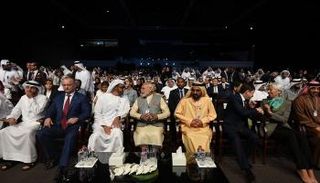 القمة جمعت رؤساء حكومات ووزراء ومسؤولين وصناع قرار 