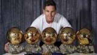 ميسي يحدد 4 لاعبين لمنافسته على الكرة الذهبية