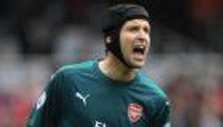 أرسنال يحدد بديل تشيك