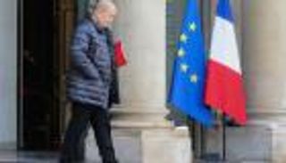 وزير خارجية فرنسا يصل إلى بغداد لبحث إعادة الإعمار 