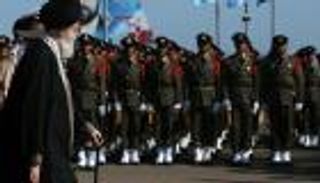 خبير أمريكي لترامب: حان الوقت لردع إيران عسكريا