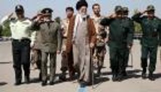  الاستخبارات الأمريكية: إيران "الخبيثة" قد تصبح "نووية" خلال سنة