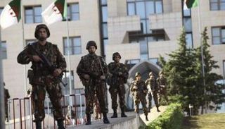 عناصر تابعة للجيش الجزائري (صورة أرشيفية)