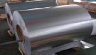 ترامب يدرس فرض قيود على واردات الصلب والألمنيوم