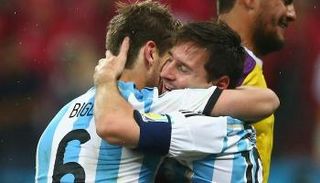 ميسي وبيليا