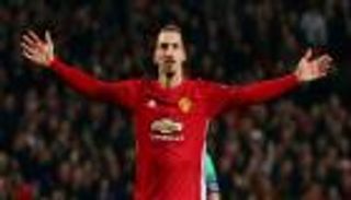 إبراهيموفيتش يمهد للرحيل عن مانشستر يونايتد 