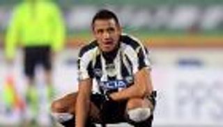 صحفي يكشف عن موقف طريف لألكيسيس سانشيز عندما كان لاعبا لأودينيزي