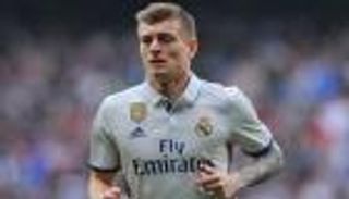 مستقبل زيدان مع مدريد يحدد موقف كروس من الانتقال إلى مانشستر يونايتد