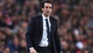 مدرب باريس سان جيرمان يواجه انتقادات زوجات لاعبيه